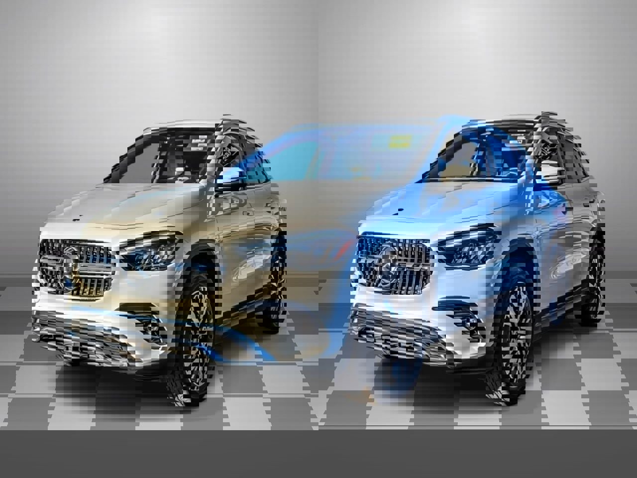 Used 2025 Mercedes-Benz GLA 250 4MATIC image 3