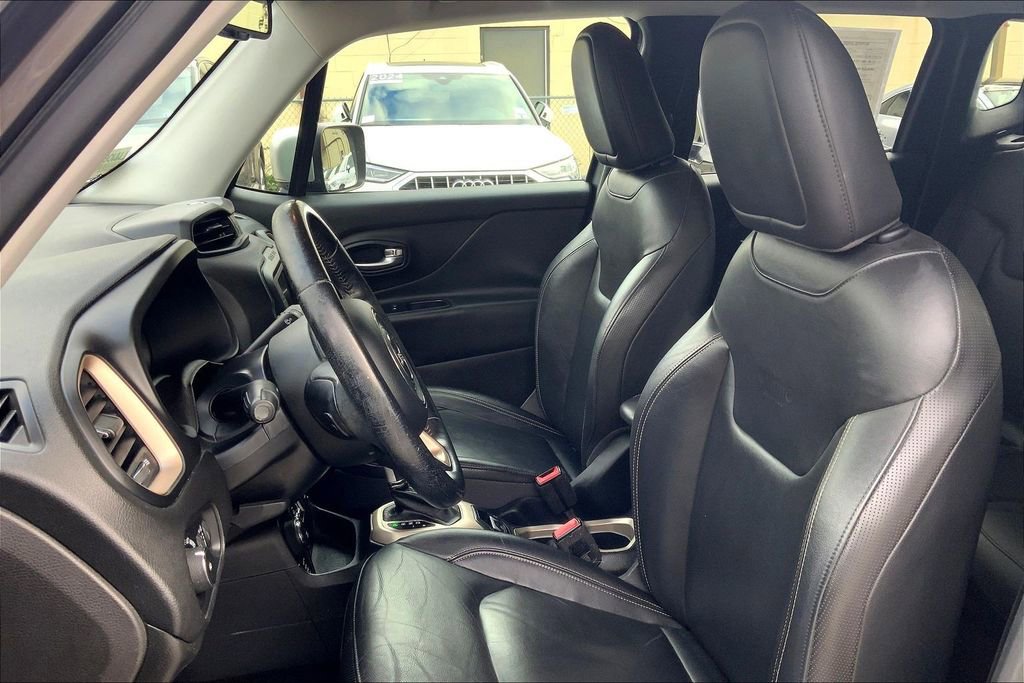 Used 2016 Jeep Renegade Limited image 8