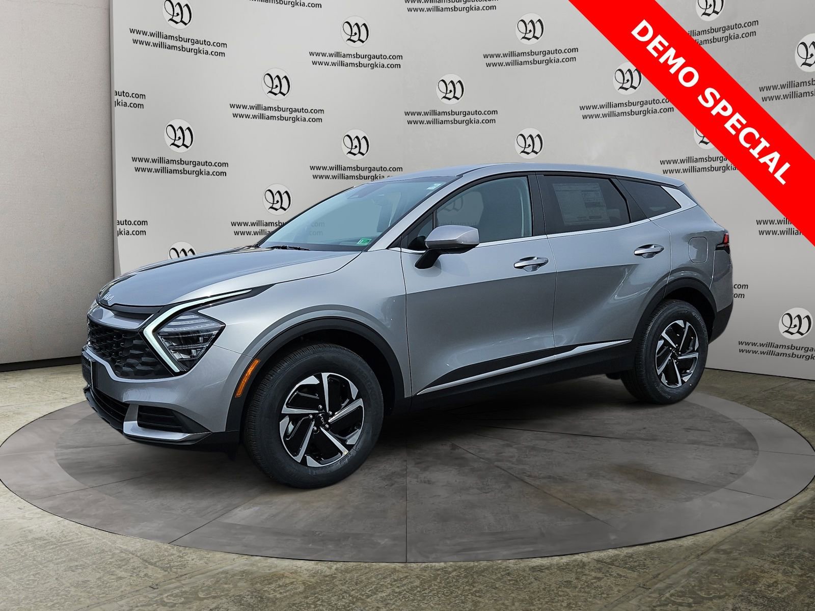 Used 2025 Kia Sportage LX video 1