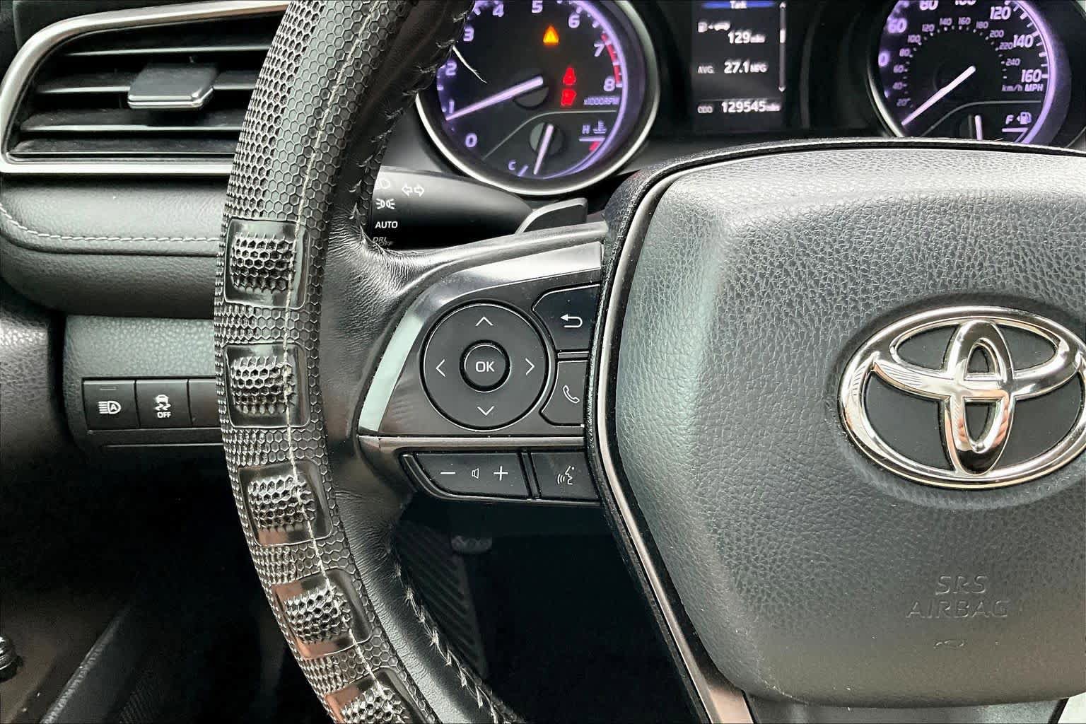 Used 2021 Toyota Camry SE FWD image 23