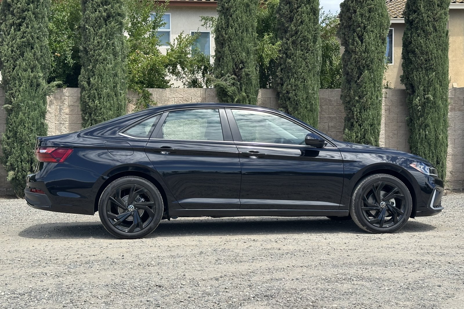 New 2026 Volkswagen Jetta SE FWD image 3