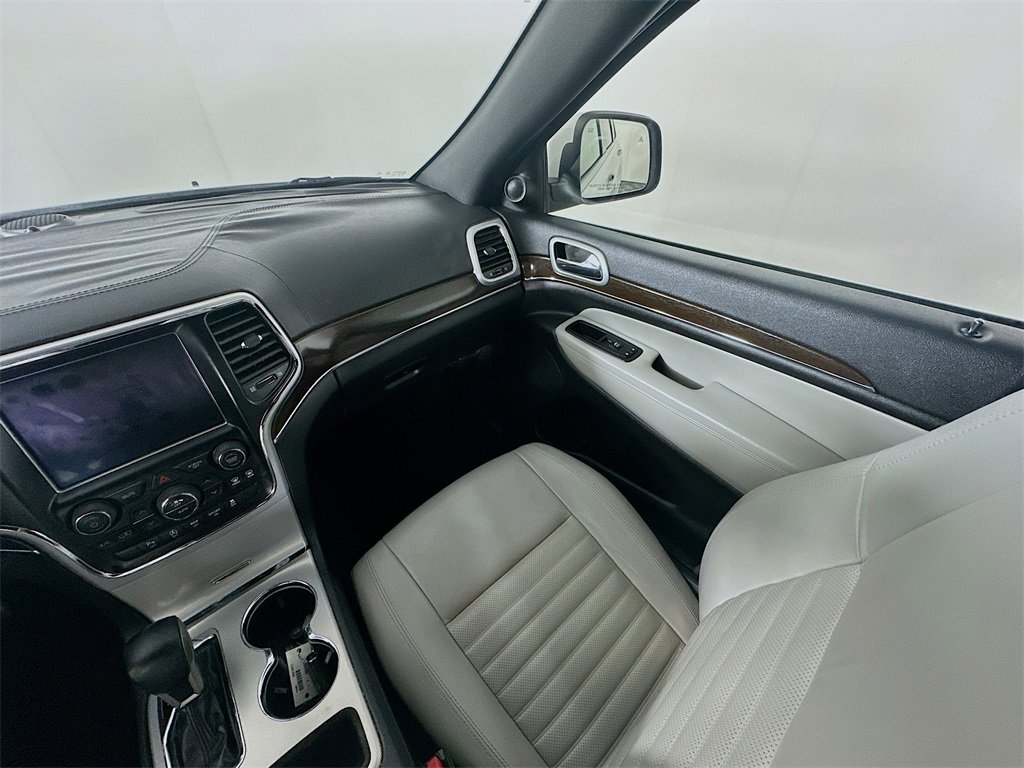 Used 2018 Jeep Grand Cherokee Limited image 11