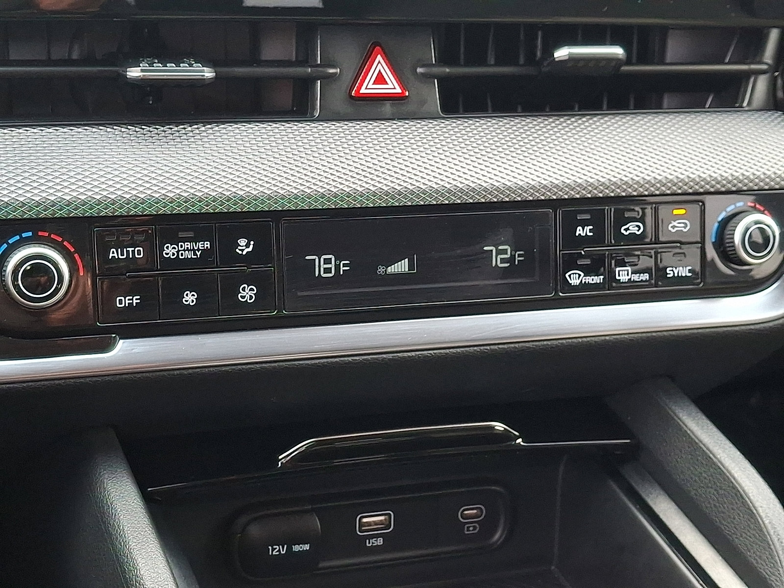 Used 2025 Kia Sportage LX image 15