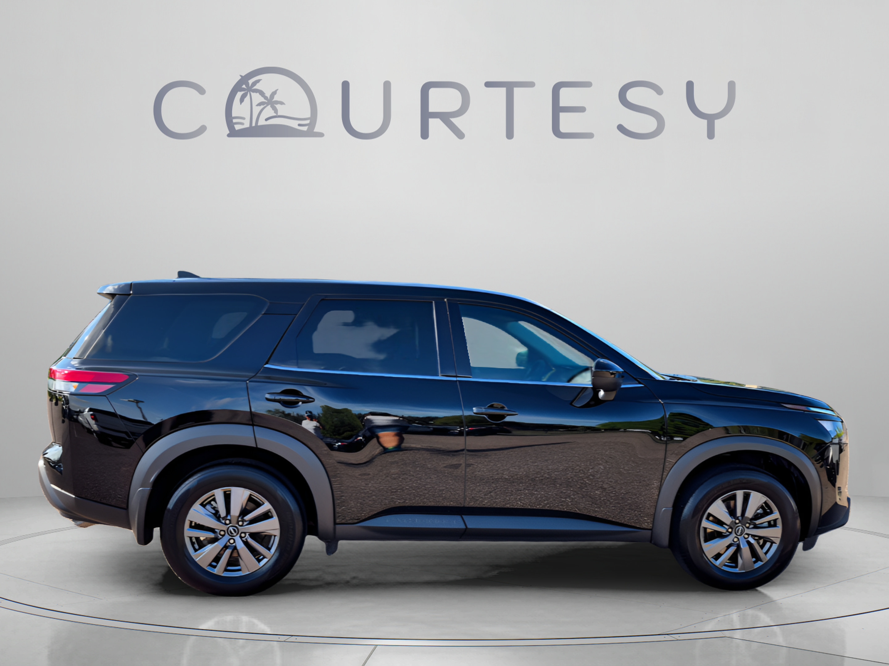 Certified 2025 Nissan Pathfinder S FWD image 8