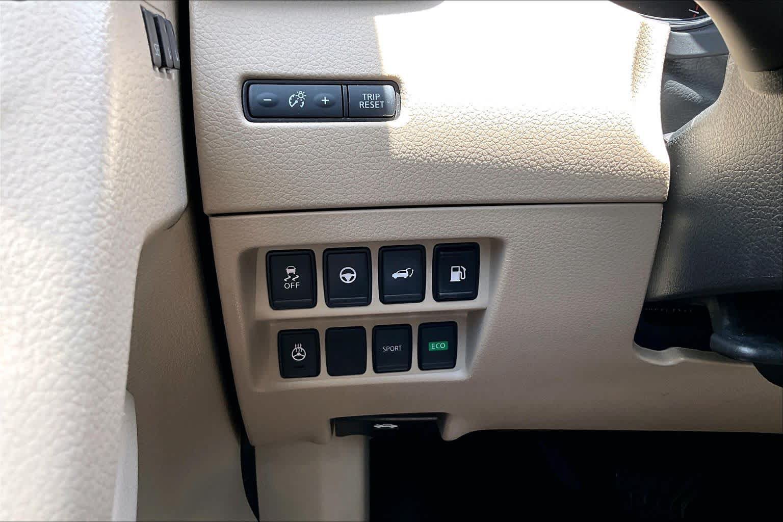 Used 2020 Nissan Rogue SL w/ Premium Package FWD image 34