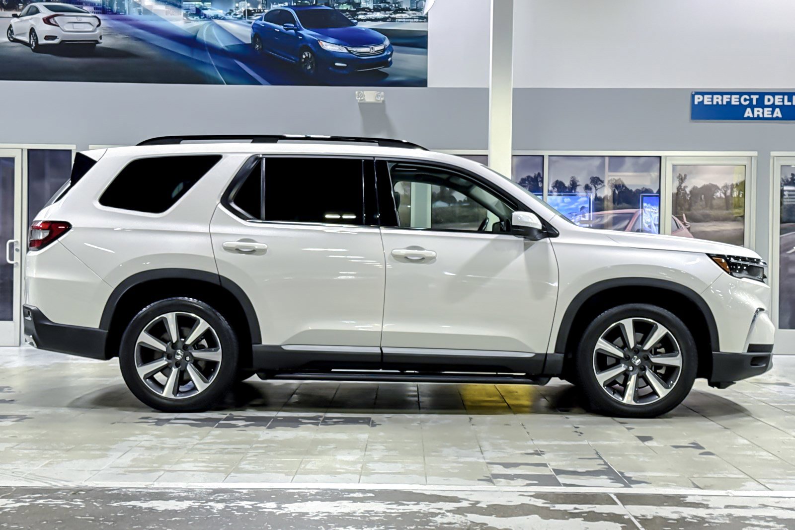 Used 2023 Honda Pilot Elite image 7