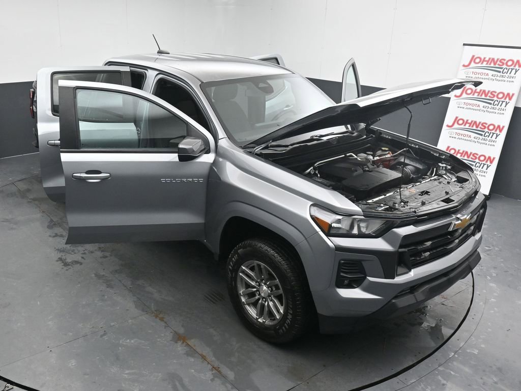 Used 2023 Chevrolet Colorado LT w/ LT Convenience Package II AWD/4WD image 39