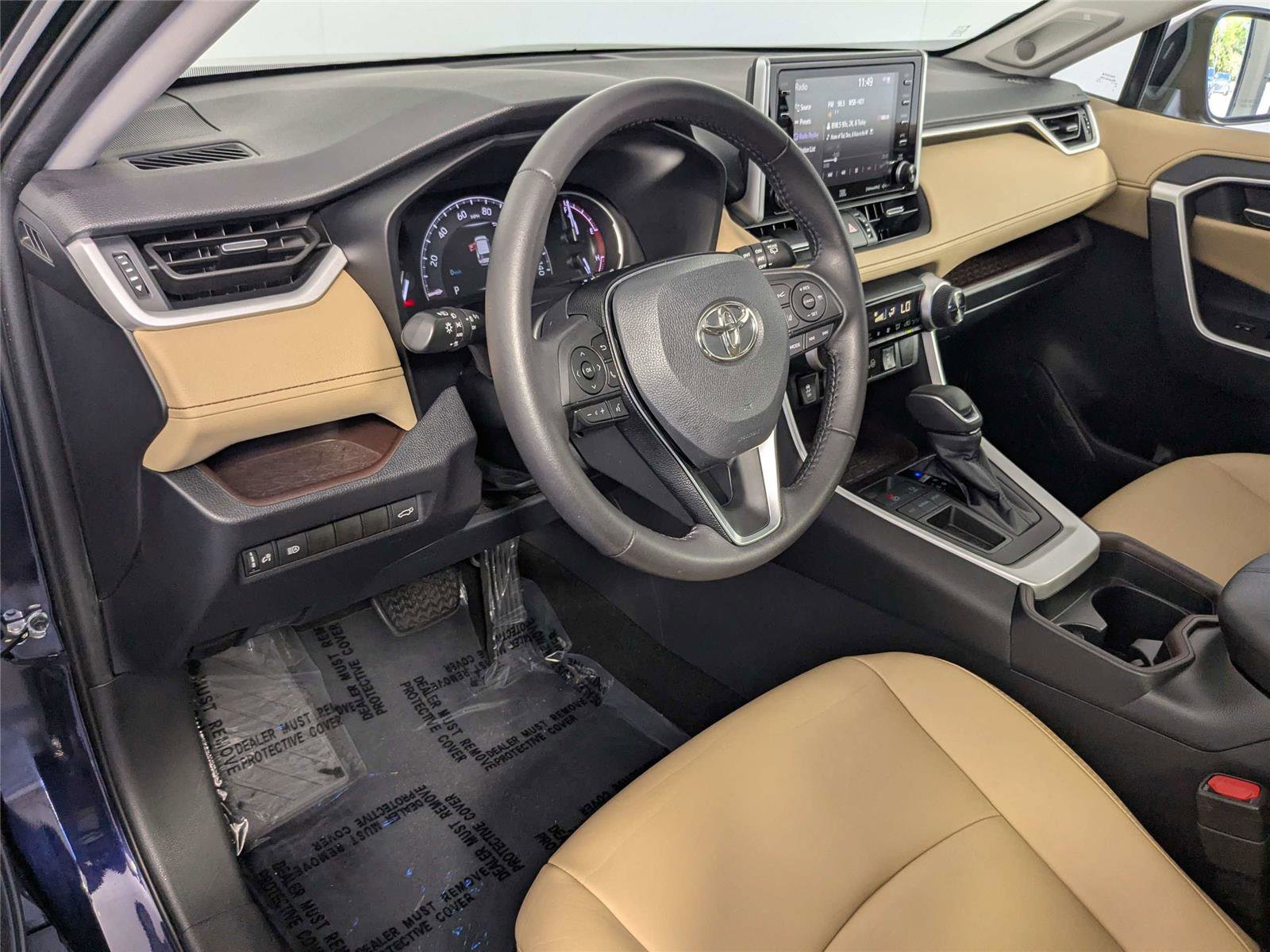 Used 2020 Toyota RAV4 Limited FWD image 13