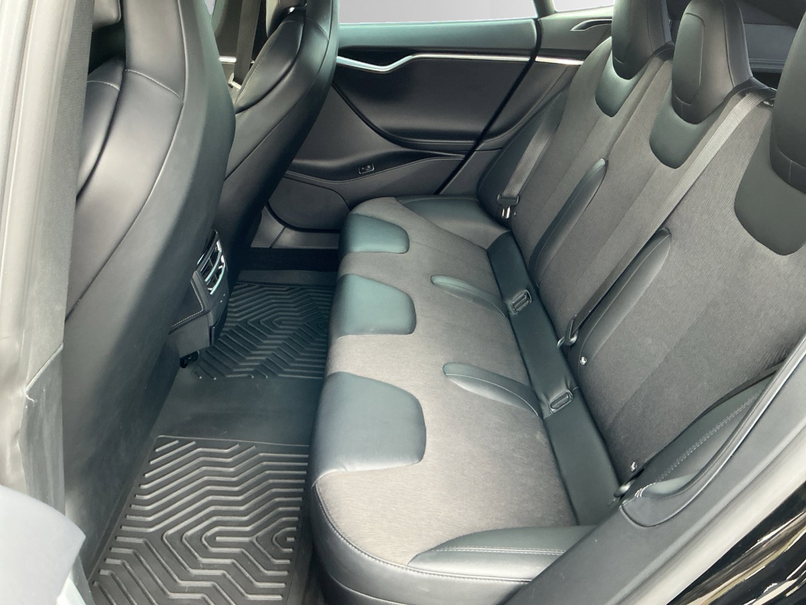 Used 2017 Tesla Model S 75 RWD image 13