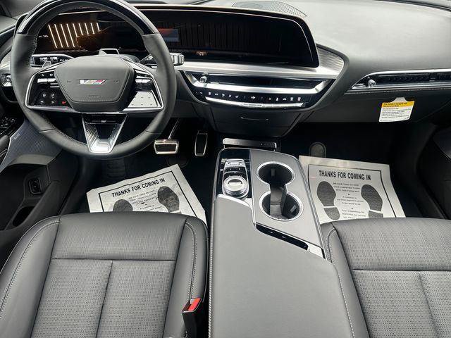 New 2026 Cadillac Lyriq V AWD/4WD image 10