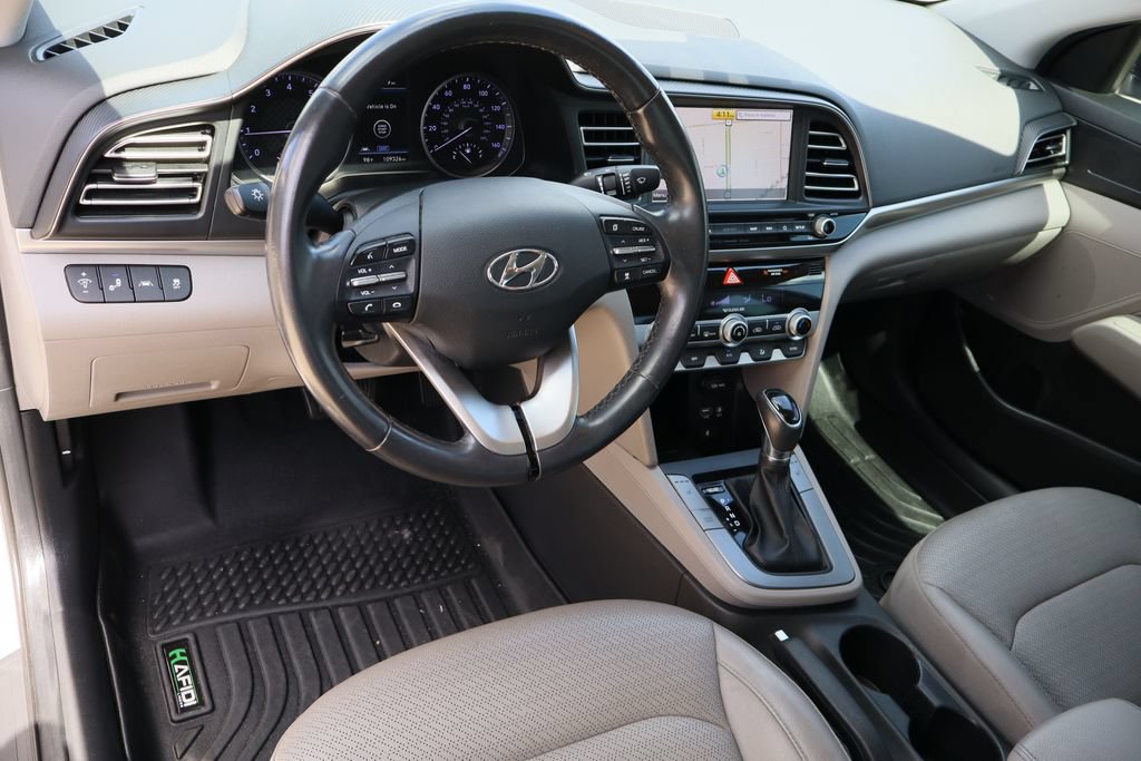 Used 2020 Hyundai Elantra Limited w/ Ultimate Package 03 FWD image 11