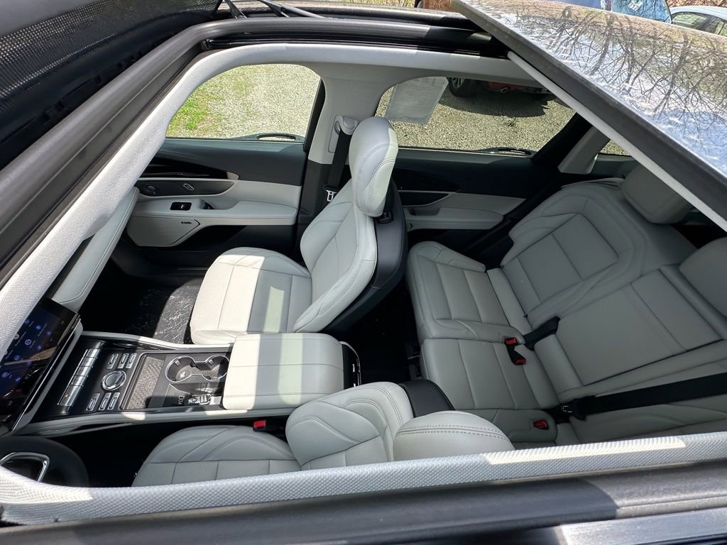 New 2026 Lincoln Nautilus Premier w/ Equipment Group 102A AWD/4WD image 6