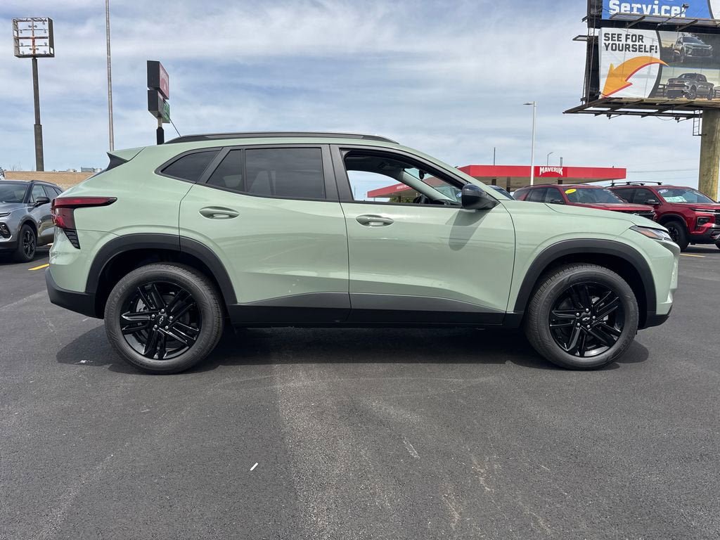 New 2026 Chevrolet Trax ACTIV w/ Sunroof Package FWD image 8
