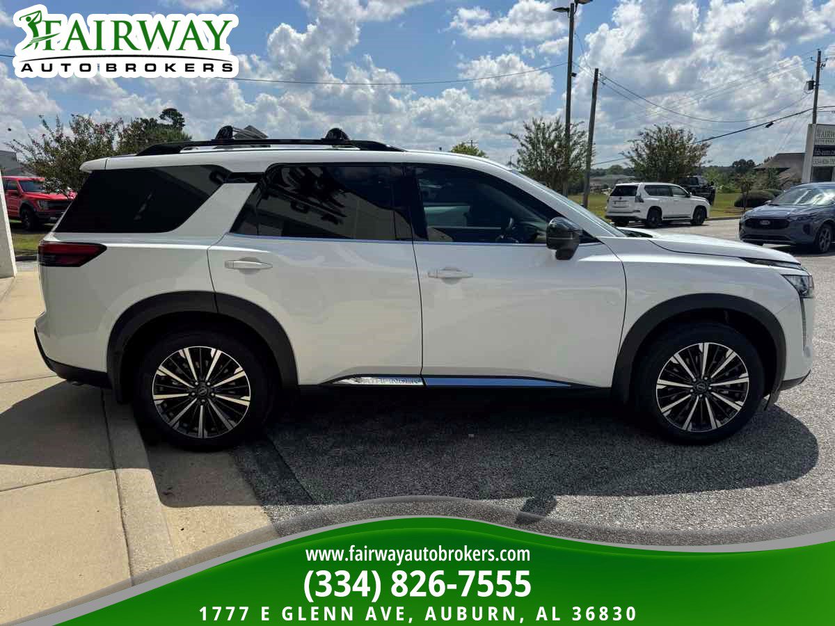 Used 2026 Nissan Pathfinder Platinum w/ Cargo Package FWD image 5