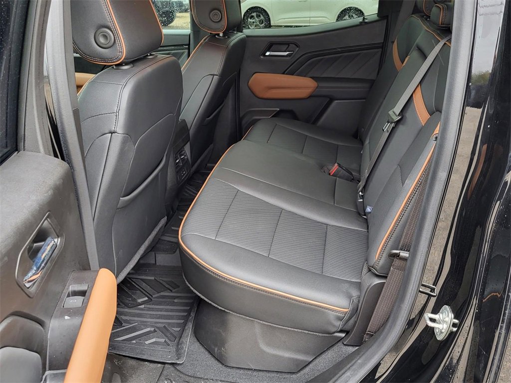 Used 2024 GMC Canyon AT4 w/ AT4 Premium Package image 12