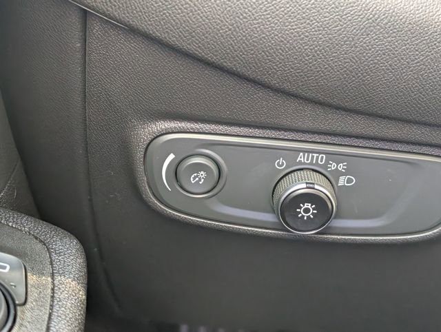 Used 2023 Chevrolet Equinox LT w/ LPO, Floor Liner Package AWD/4WD image 18