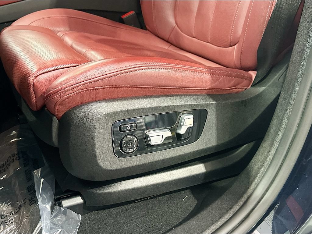Used 2022 BMW X6 xDrive40i w/ Executive Package AWD/4WD image 19