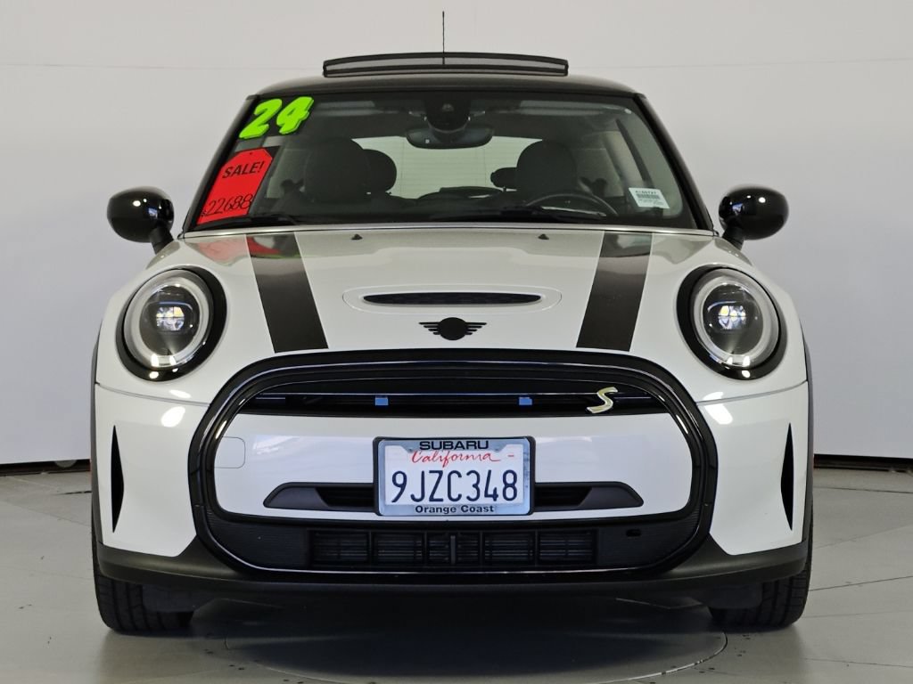 Used 2024 MINI Cooper SE FWD image 3