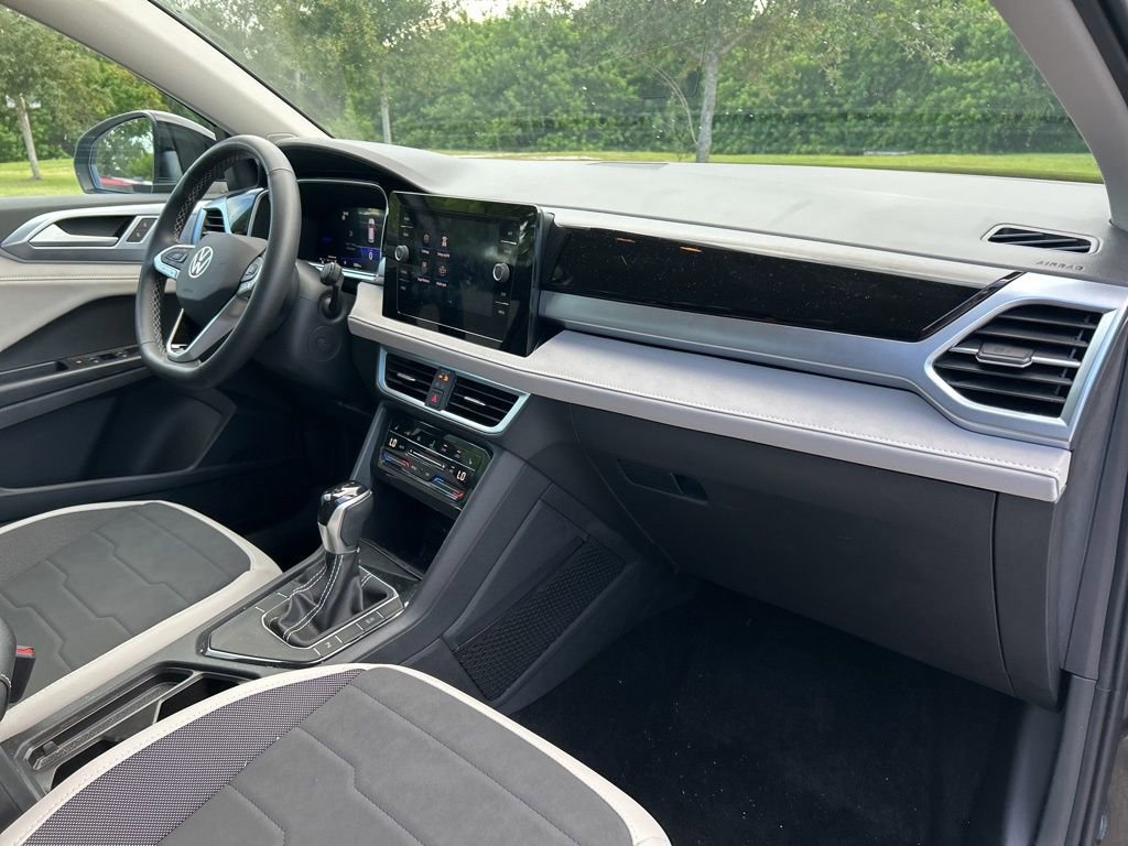 Certified 2025 Volkswagen Taos SE image 37