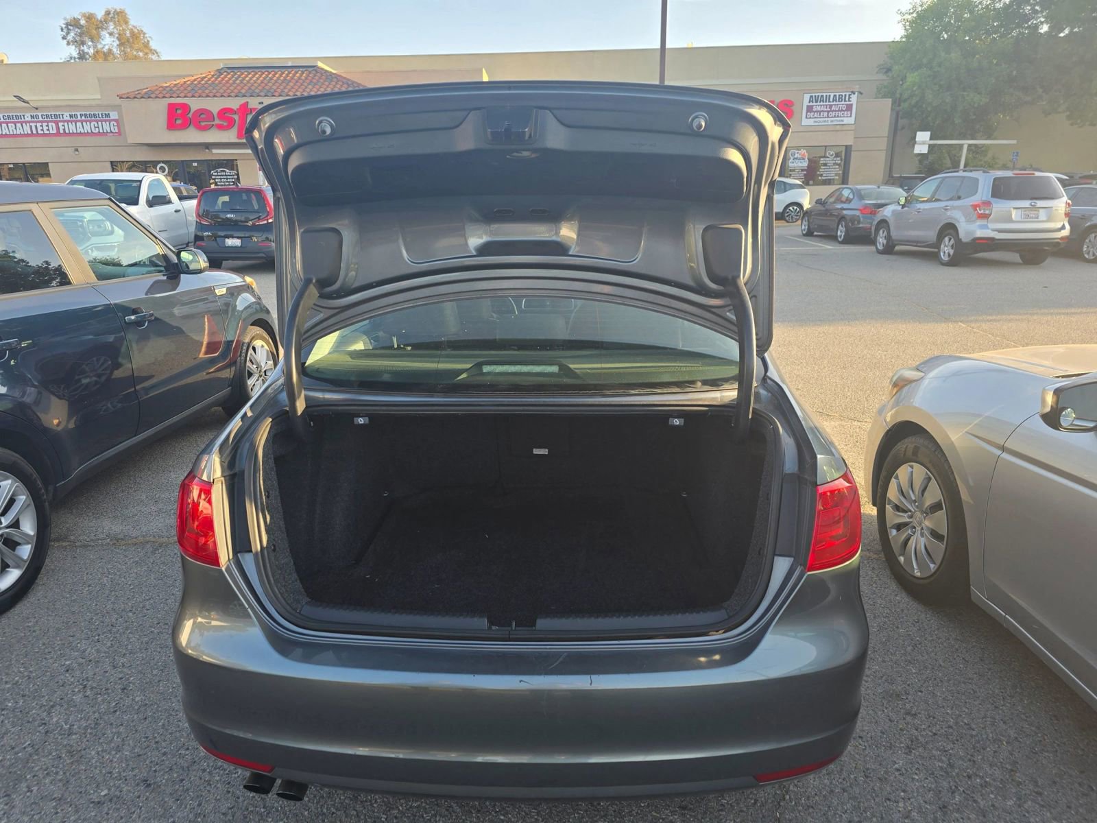 Used 2014 Volkswagen Jetta SE FWD image 12