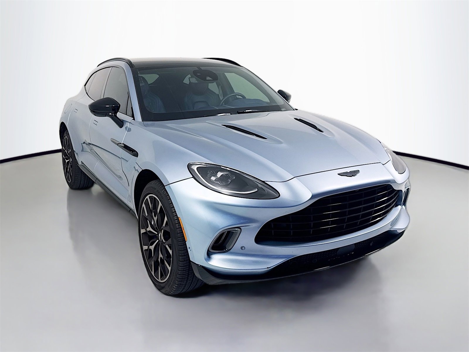 Used 2021 Aston Martin DBX image 1
