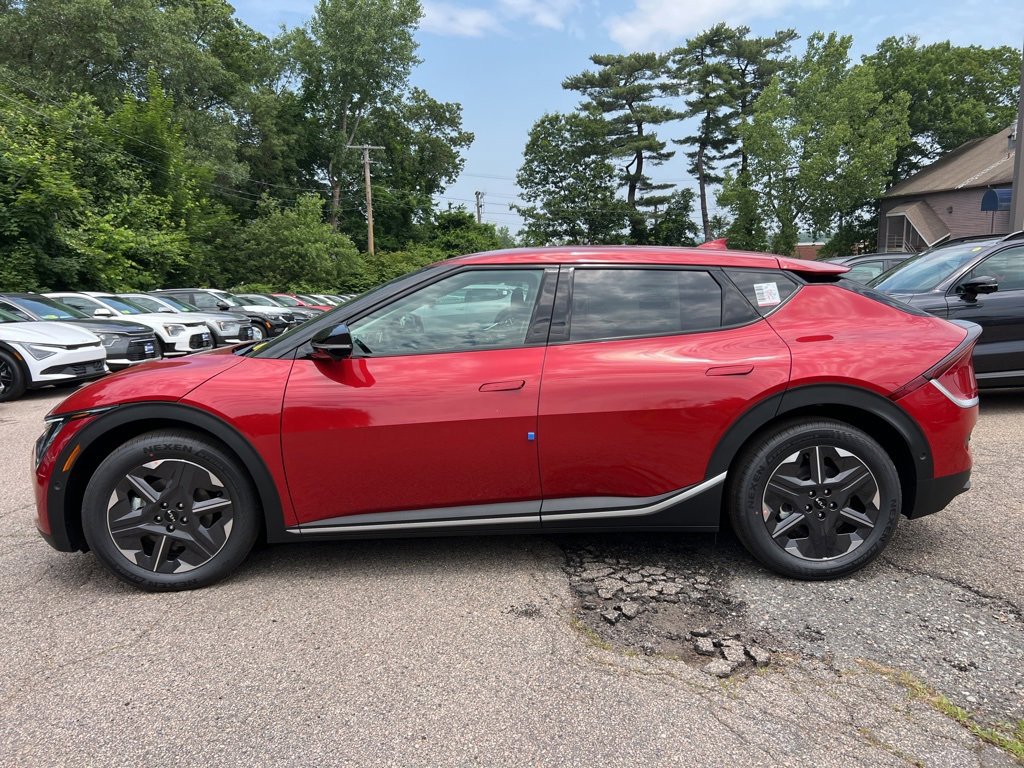 New 2025 Kia EV6 Light w/ Light LR Technology Package image 2