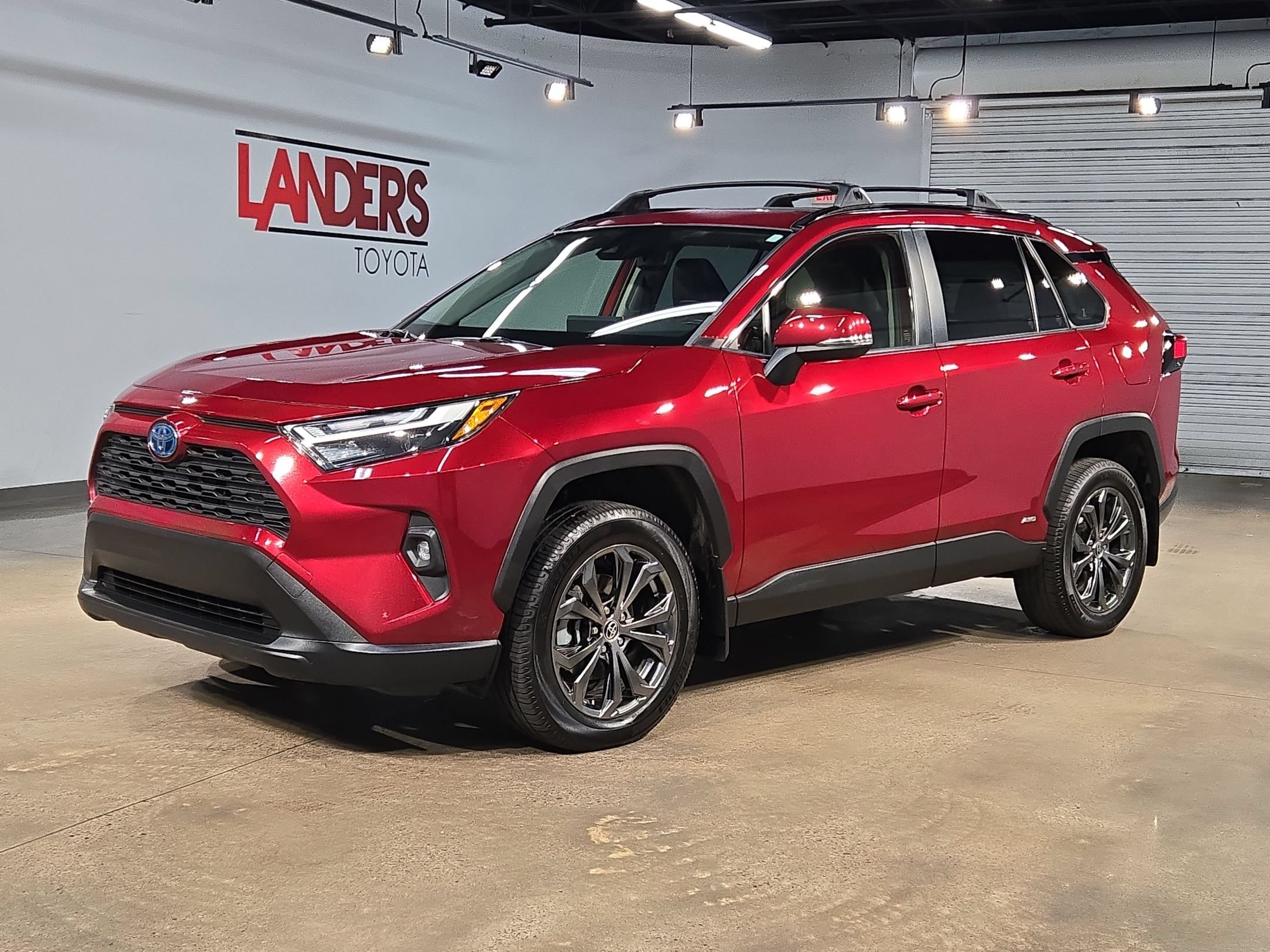 Used 2023 Toyota RAV4 XLE Premium AWD/4WD image 3