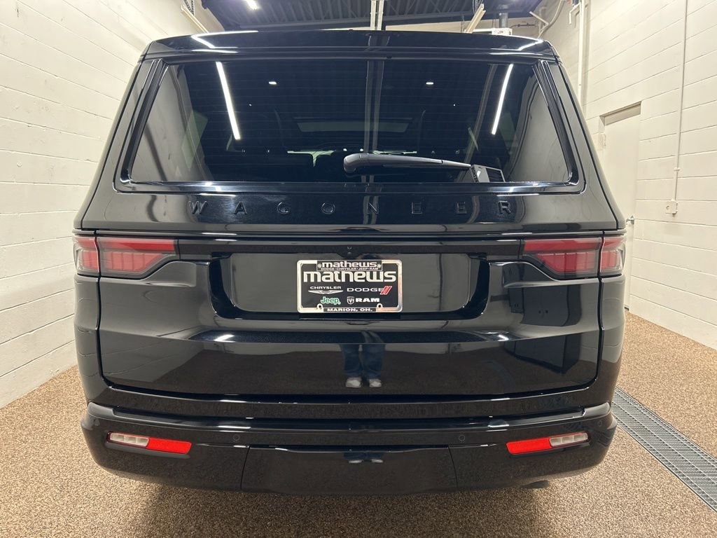 Used 2024 Jeep Wagoneer Series II AWD/4WD image 9