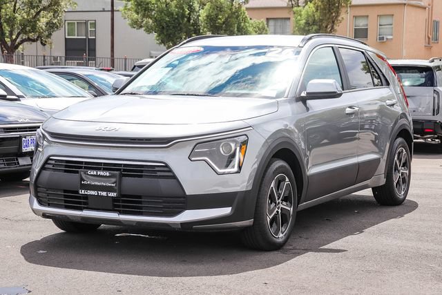 Certified 2025 Kia Niro EX FWD image 4