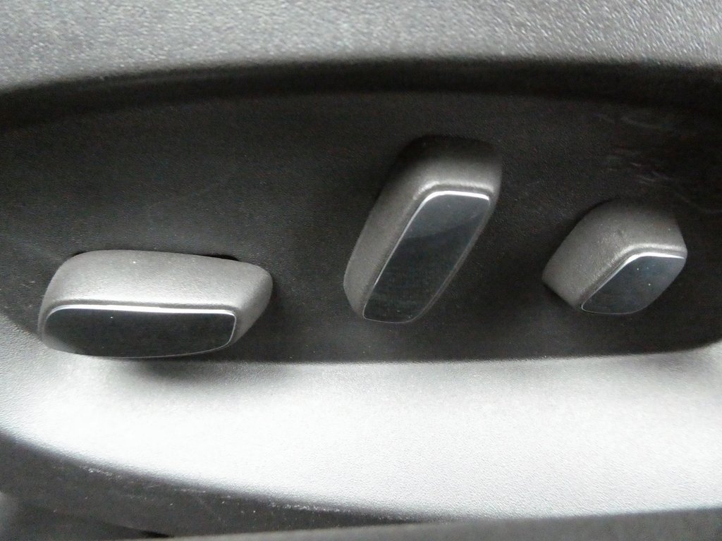 Used 2014 Chevrolet Corvette Stingray Coupe w/ 2LT Preferred Equipment Group image 23