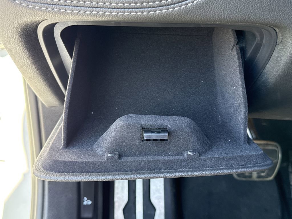 Used 2022 BMW 740i w/ M Sport Package RWD image 16