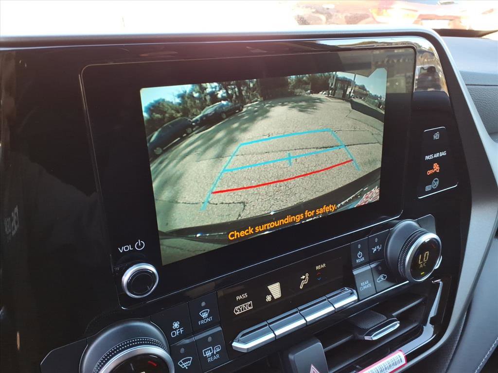 Certified 2024 Toyota Highlander LE AWD/4WD image 13