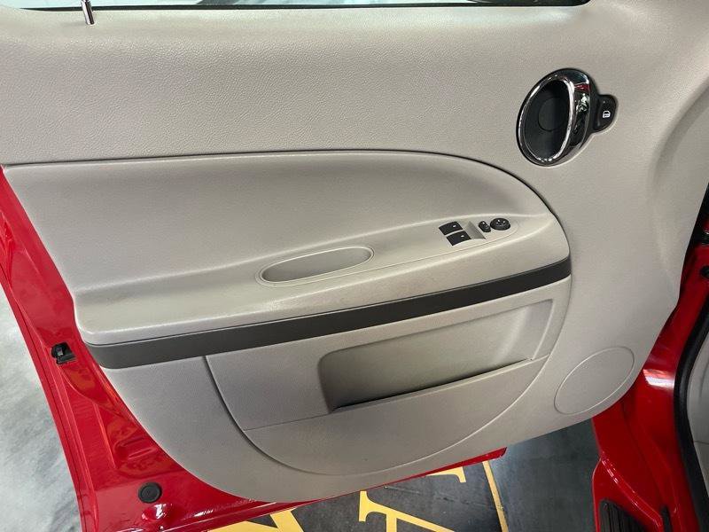 Used 2009 Chevrolet HHR LT FWD image 27