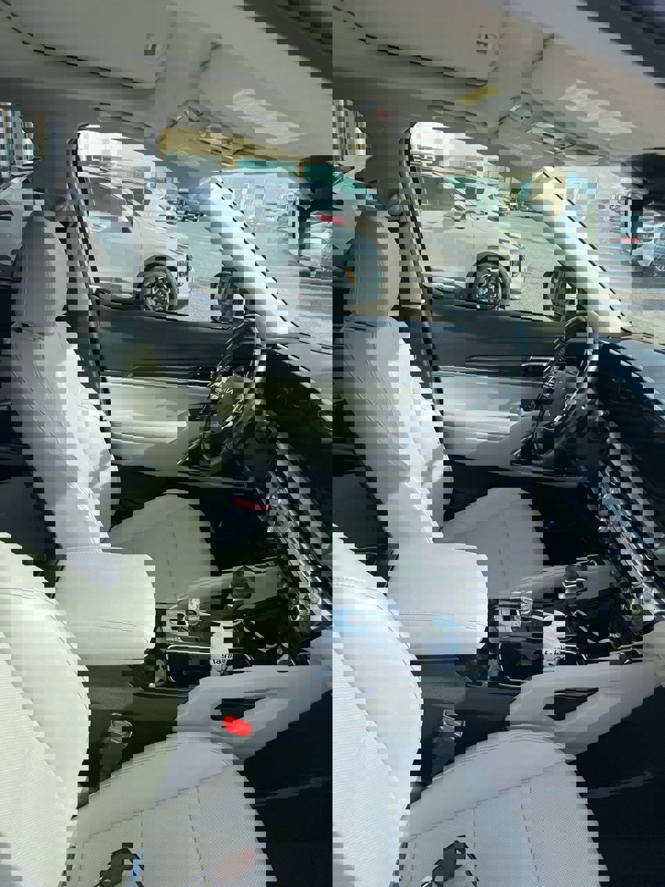 Used 2024 Kia Telluride S w/ S Sunroof Package image 5