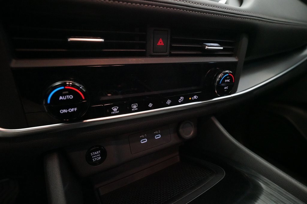 Certified 2025 Nissan Rogue SV image 21