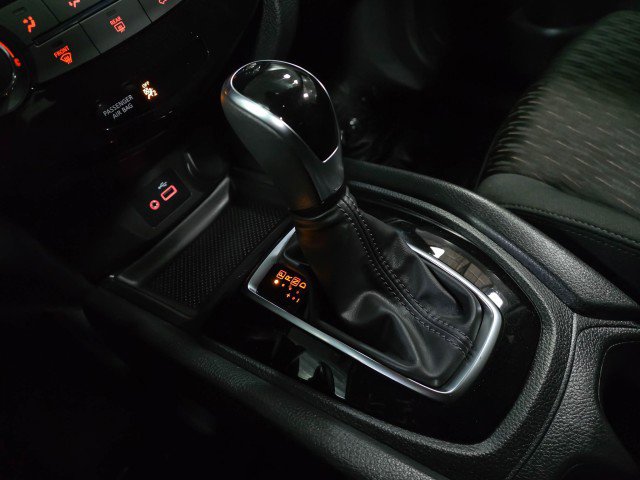 Used 2020 Nissan Rogue S image 25