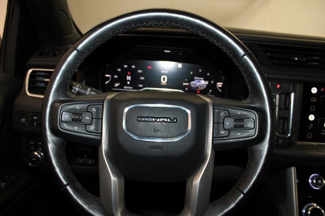 Used 2022 GMC Yukon XL Denali w/ Denali Premium Package image 23