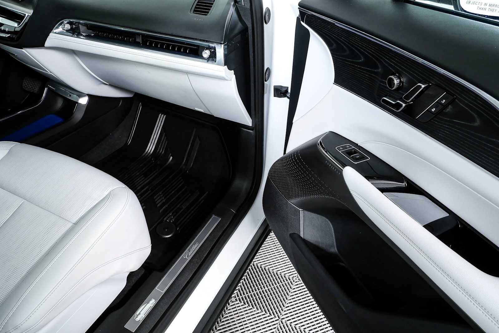 Certified 2024 Cadillac Lyriq Sport RWD image 27