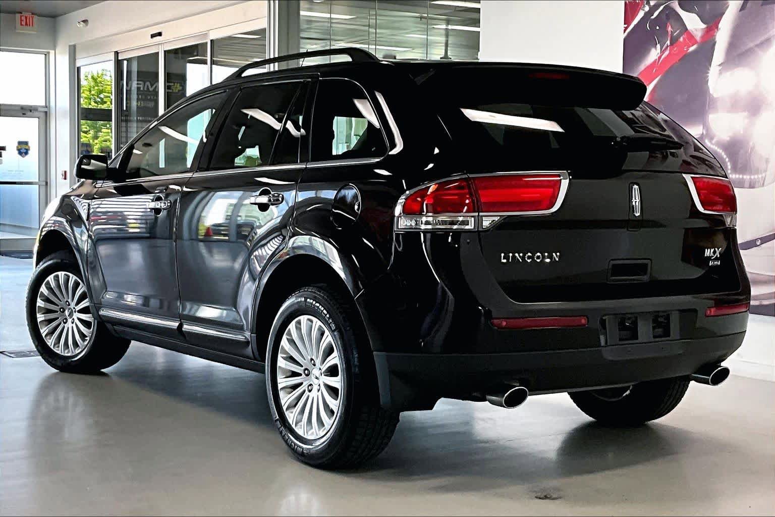 Used 2015 Lincoln MKX AWD w/ Olive Ash Wood Package image 4