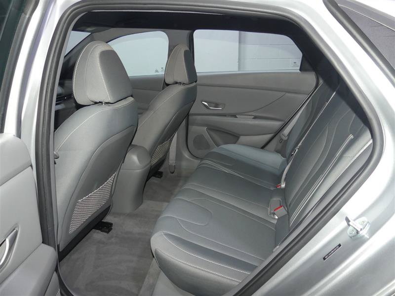 Used 2022 Hyundai Elantra SEL w/ Convenience Package FWD image 27