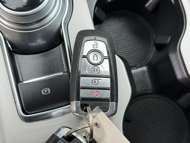 Used 2024 Ford Edge SEL w/ Convenience Package image 12