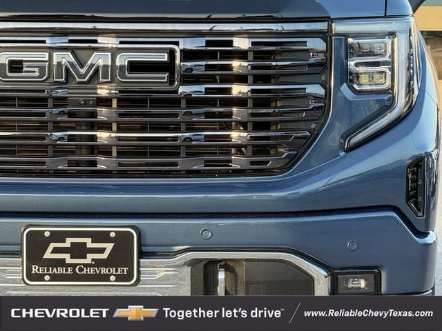 Used 2025 GMC Sierra 1500 Denali Ultimate AWD/4WD image 4