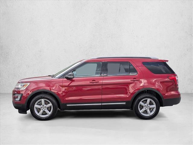 Used 2017 Ford Explorer XLT w/ Equipment Group 202A AWD/4WD image 9