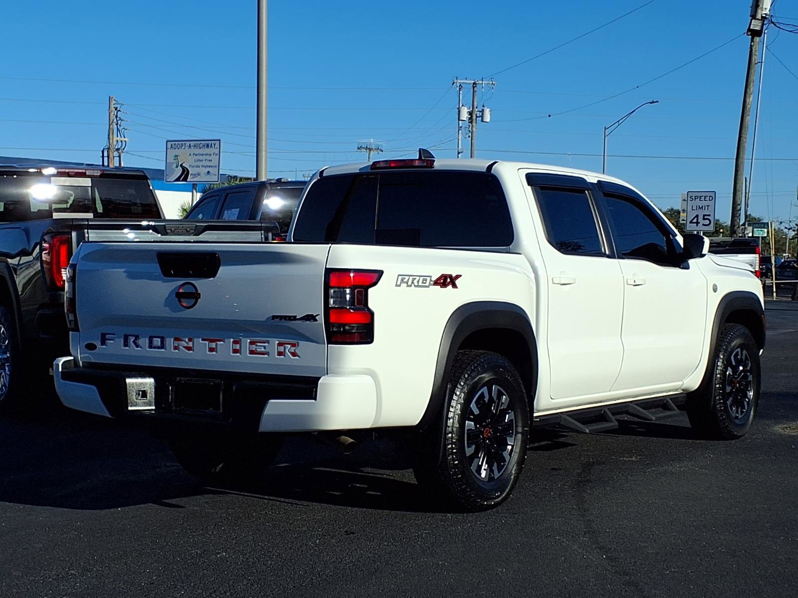 Used 2024 Nissan Frontier PRO-4X w/ Off-Road Protection Package image 24