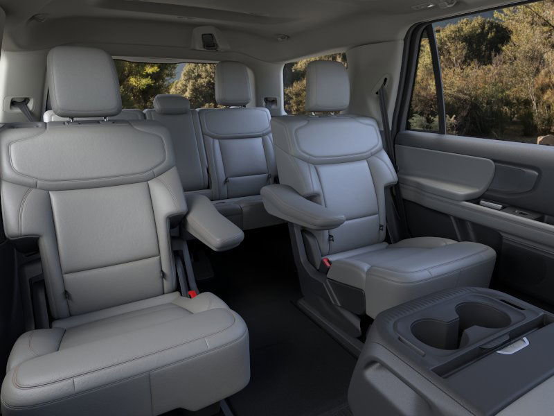 New 2025 Ford Expedition Active image 11
