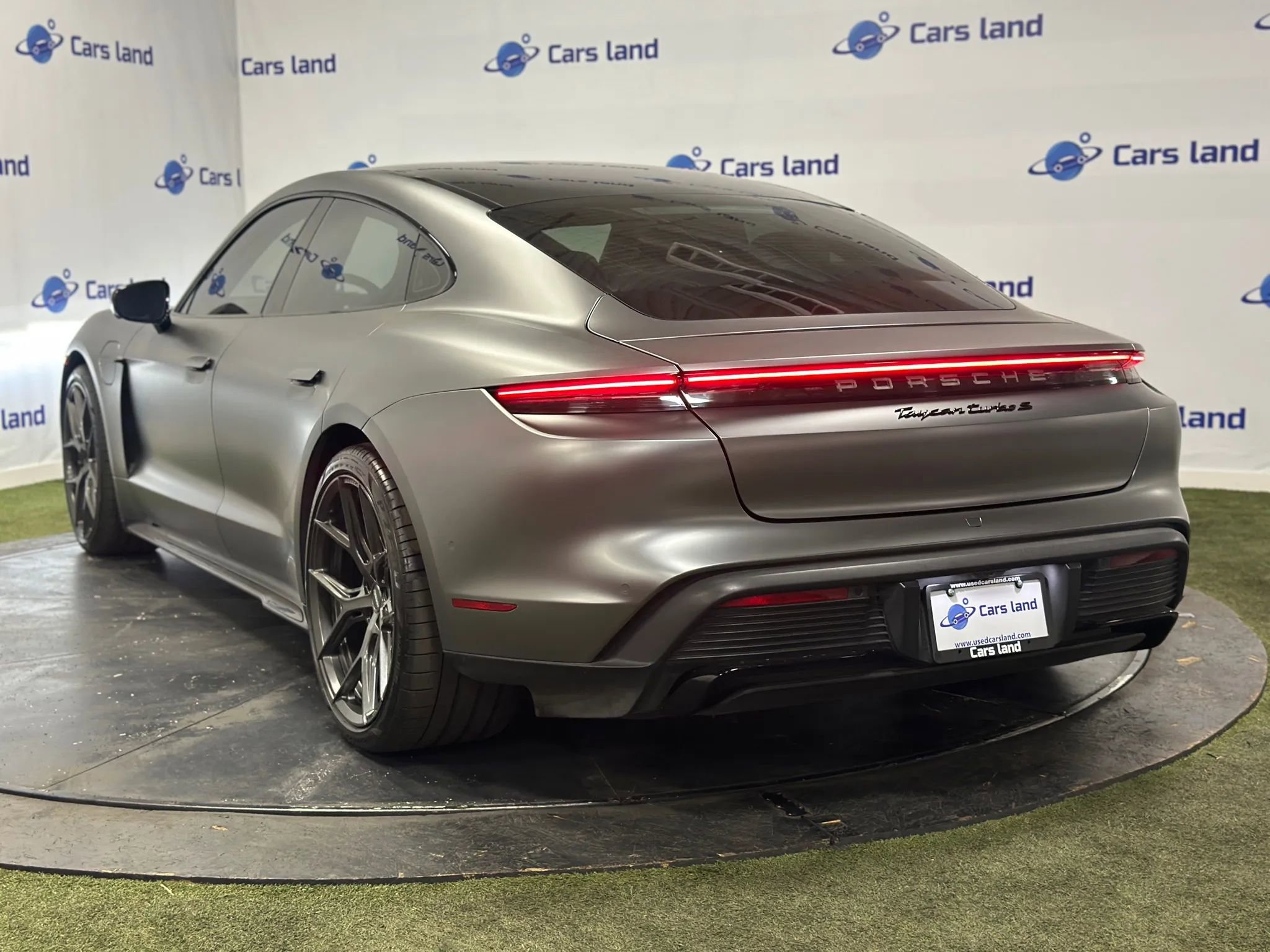 Used 2020 Porsche Taycan Turbo S image 5