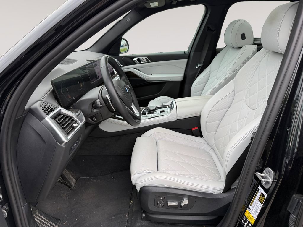 Used 2024 BMW X5 xDrive40i AWD/4WD image 2