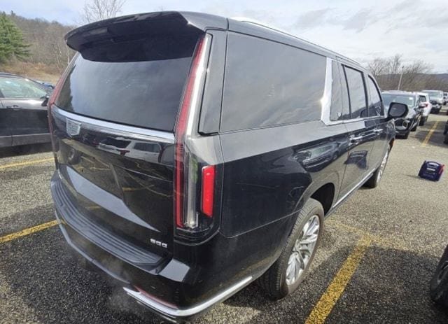 Used 2023 Cadillac Escalade ESV Premium Luxury Platinum w/ LPO, Radiant Package AWD/4WD image 4