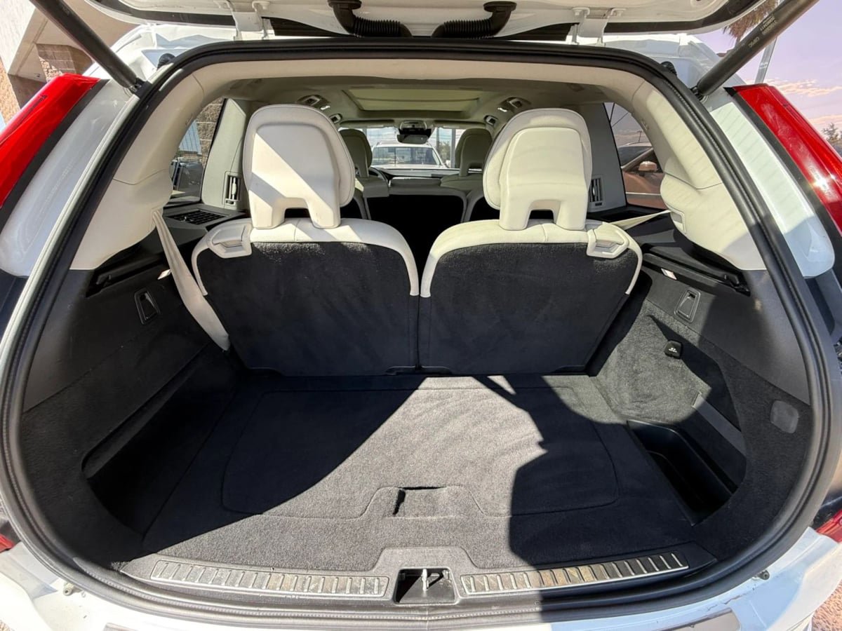 Used 2018 Volvo XC90 T6 Momentum w/ Convenience Package AWD/4WD image 31