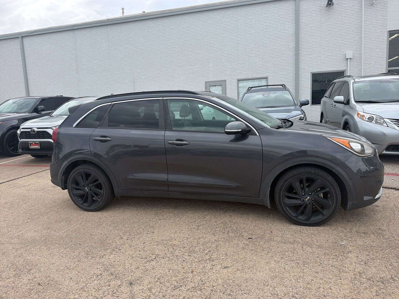 Used 2018 Kia Niro EX w/ EX Touring Graphite Edition